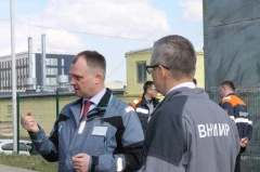 Антон Шалаев ознакомился с новым эталоном для криогенных жидкостей во ВНИИР